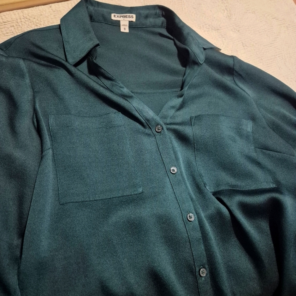 Express Green Notched Collar Relaxed Button Down..SIZE:M - Picture 9 of 11